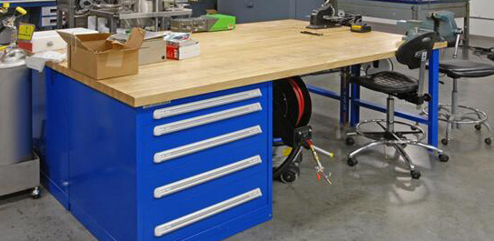 浦豐柜業(yè)幫助中國重汽動(dòng)力公司設(shè)計(jì)鉗工工作臺(tái) 浦豐柜業(yè)幫助中國重汽動(dòng)力公司設(shè)計(jì)鉗工工作臺(tái)